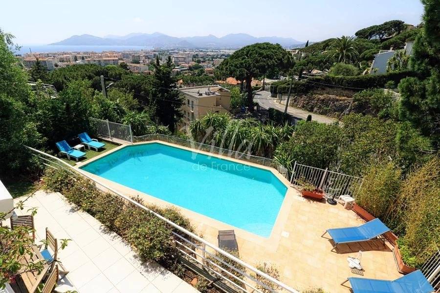 BUY VILLA WITH SEA VIEW, 350m2, 6 BEDROOMS, SWIMMING POOL, CANNES CROIX DES GARDES
